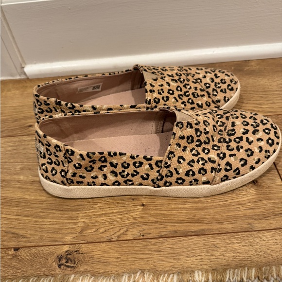 Leopard print TOMS slip ons - Picture 2 of 5